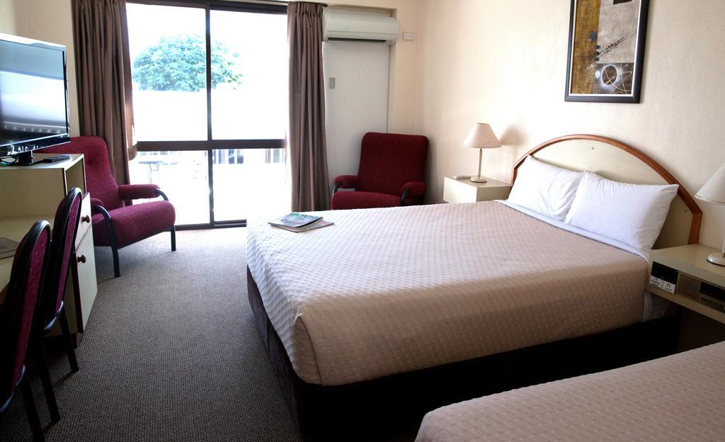 Longreach Motor Inn Экстерьер фото