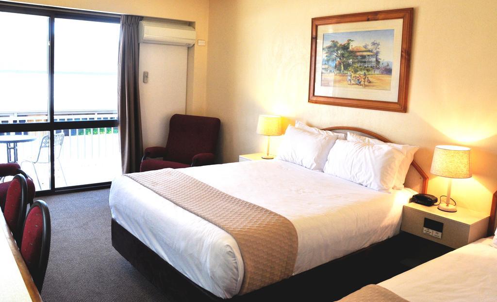 Longreach Motor Inn Экстерьер фото