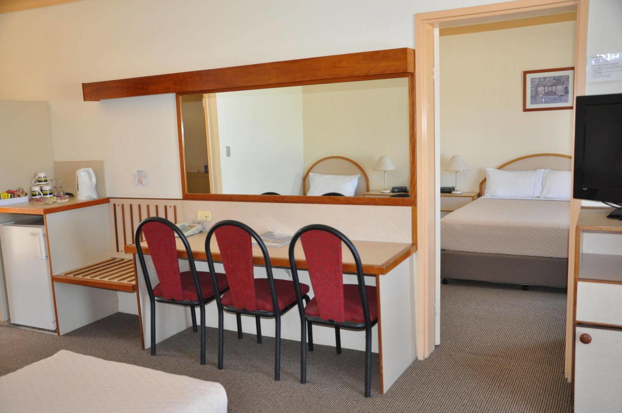 Longreach Motor Inn Экстерьер фото
