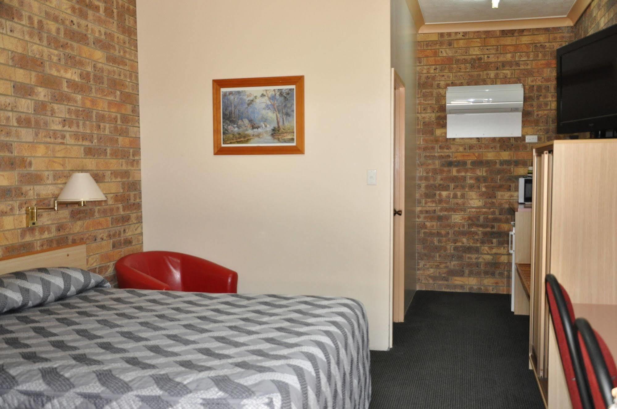 Longreach Motor Inn Экстерьер фото
