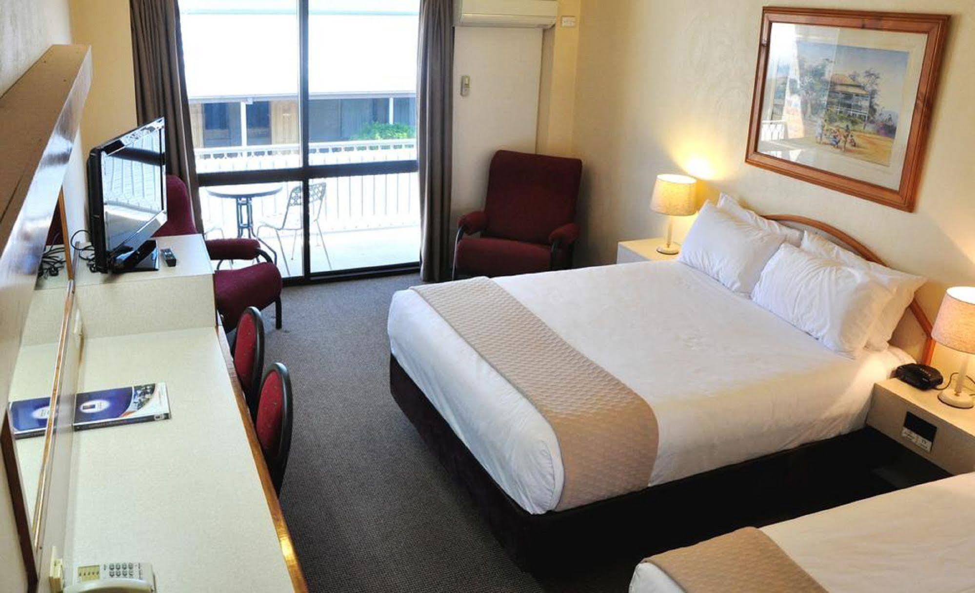Longreach Motor Inn Экстерьер фото